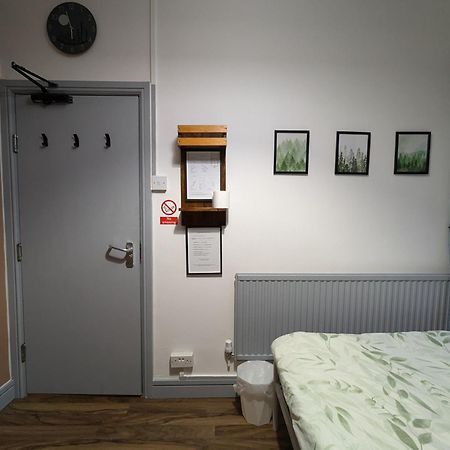 R3 - Cozy Small Double - City & Beach Access, Wifi, Free Parking - Self Catering Swansea Exteriér fotografie