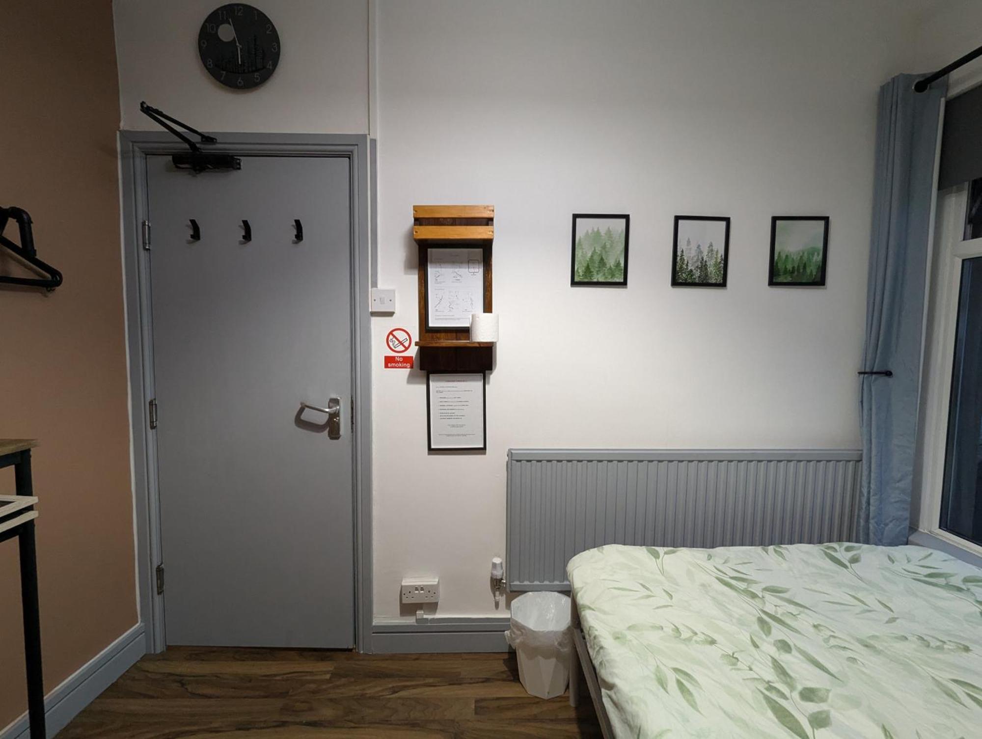 R3 - Cozy Small Double - City & Beach Access, Wifi, Free Parking - Self Catering Swansea Exteriér fotografie