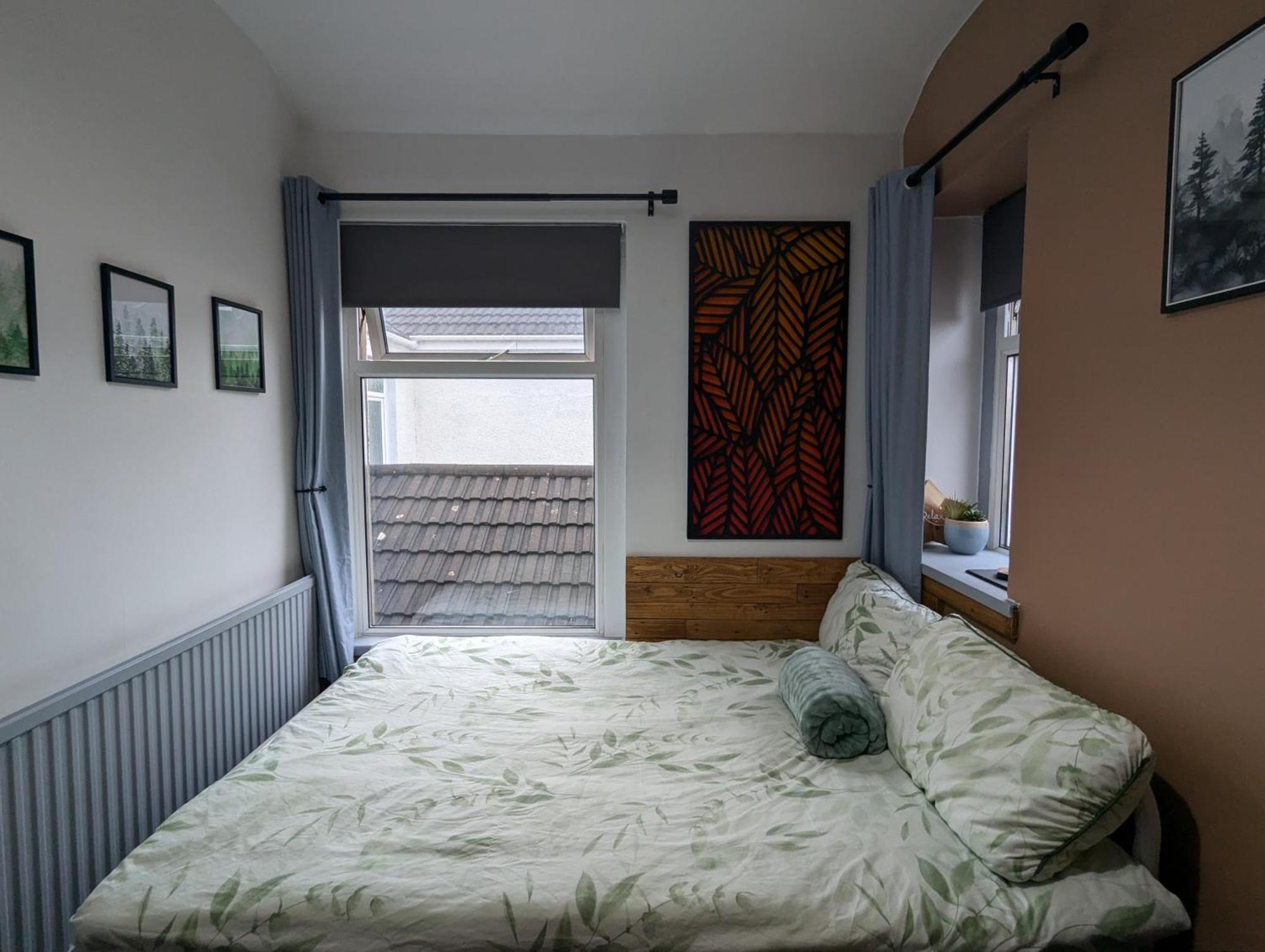 R3 - Cozy Small Double - City & Beach Access, Wifi, Free Parking - Self Catering Swansea Exteriér fotografie