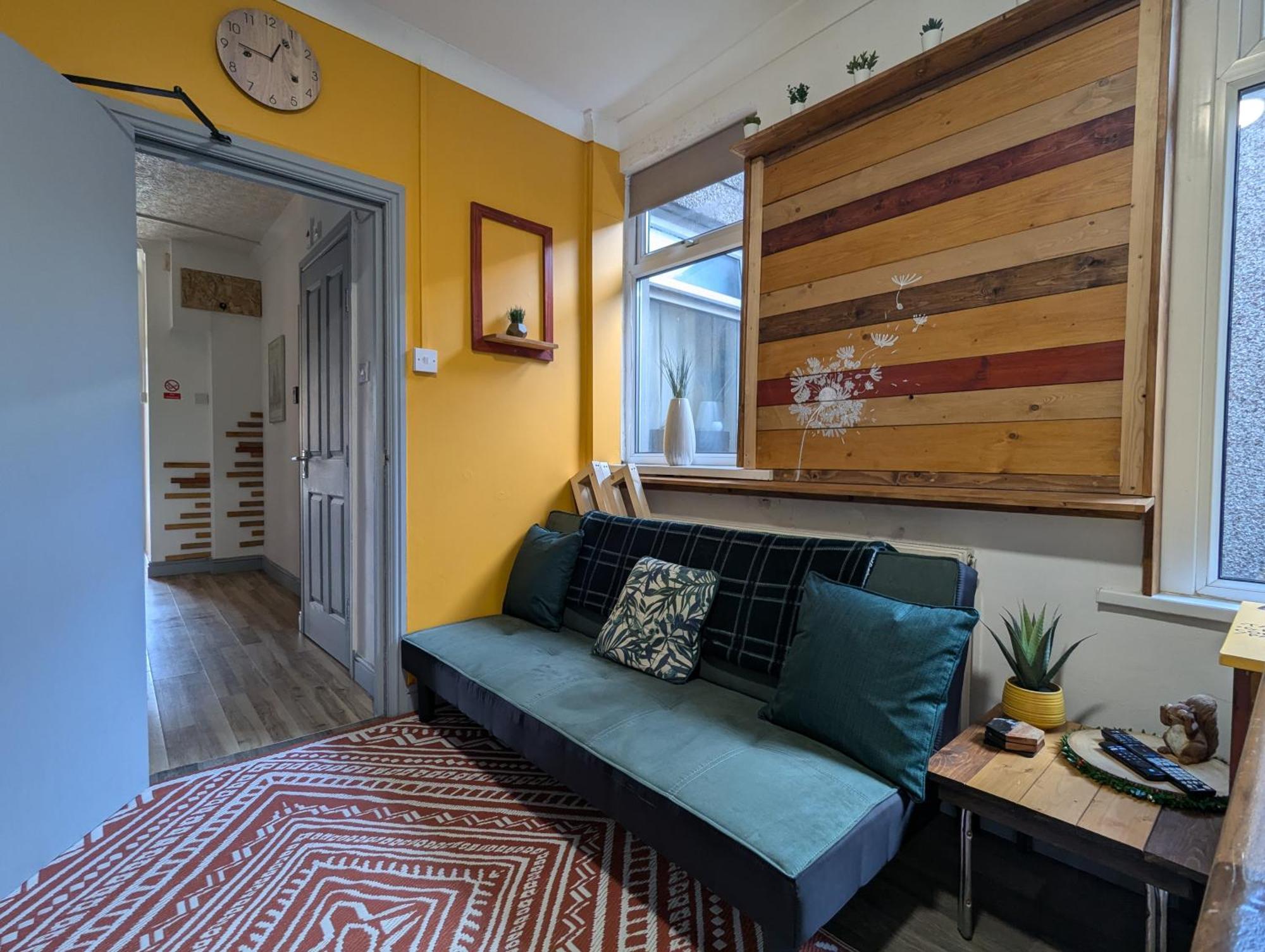 R3 - Cozy Small Double - City & Beach Access, Wifi, Free Parking - Self Catering Swansea Exteriér fotografie