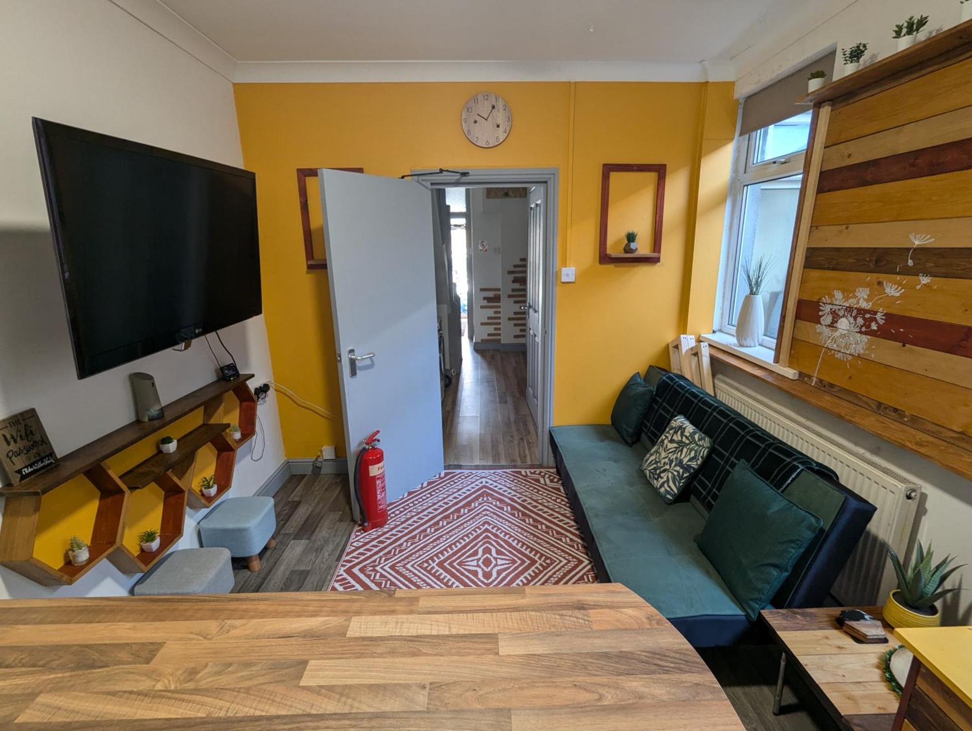 R3 - Cozy Small Double - City & Beach Access, Wifi, Free Parking - Self Catering Swansea Exteriér fotografie